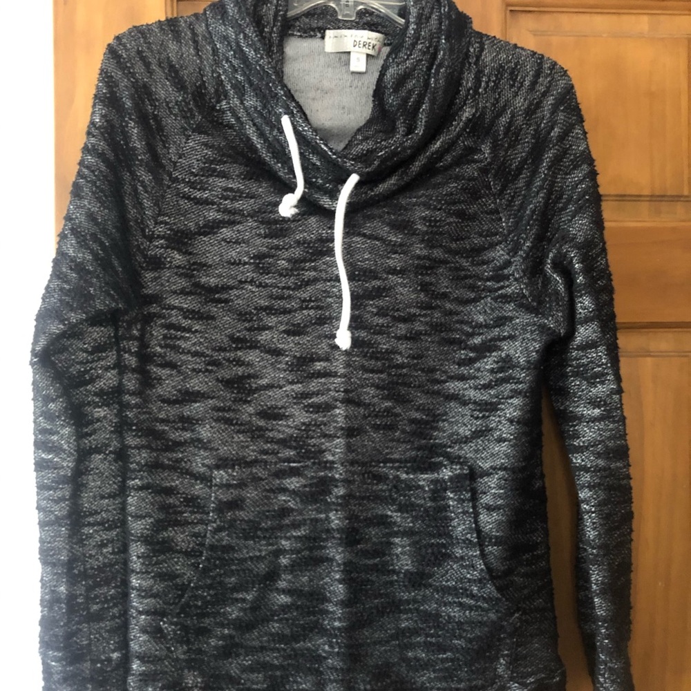 Scoop neck sweater